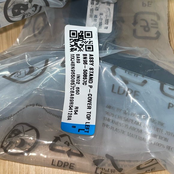 Samsung tv legs. Part number BN96 - Picture 2 of 6